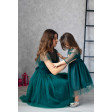 Пышные изумрудные платья для мамы и дочки